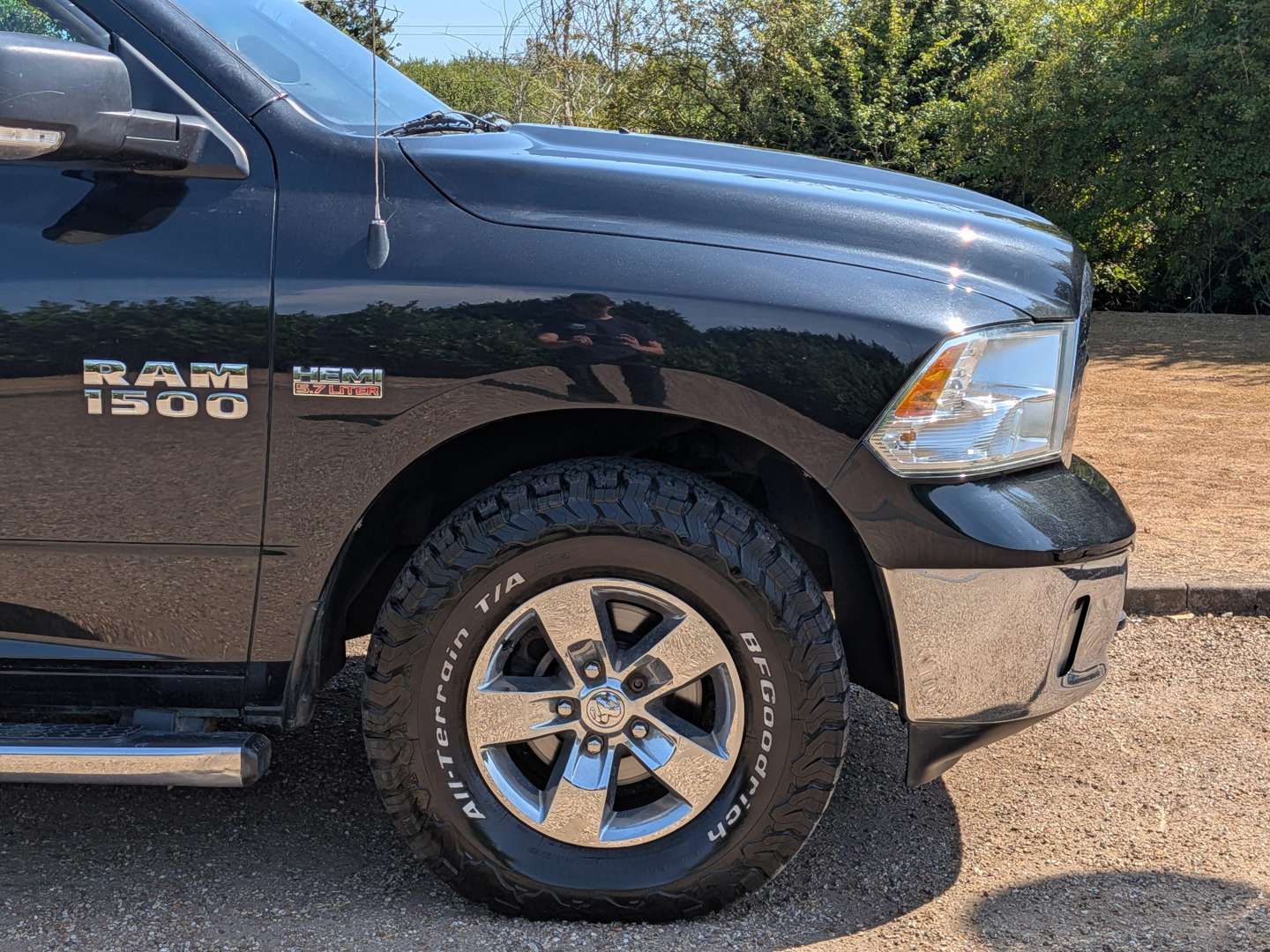 <p>2016 DODGE RAM 1500 SLT 5.7 Hemi LHD</p>