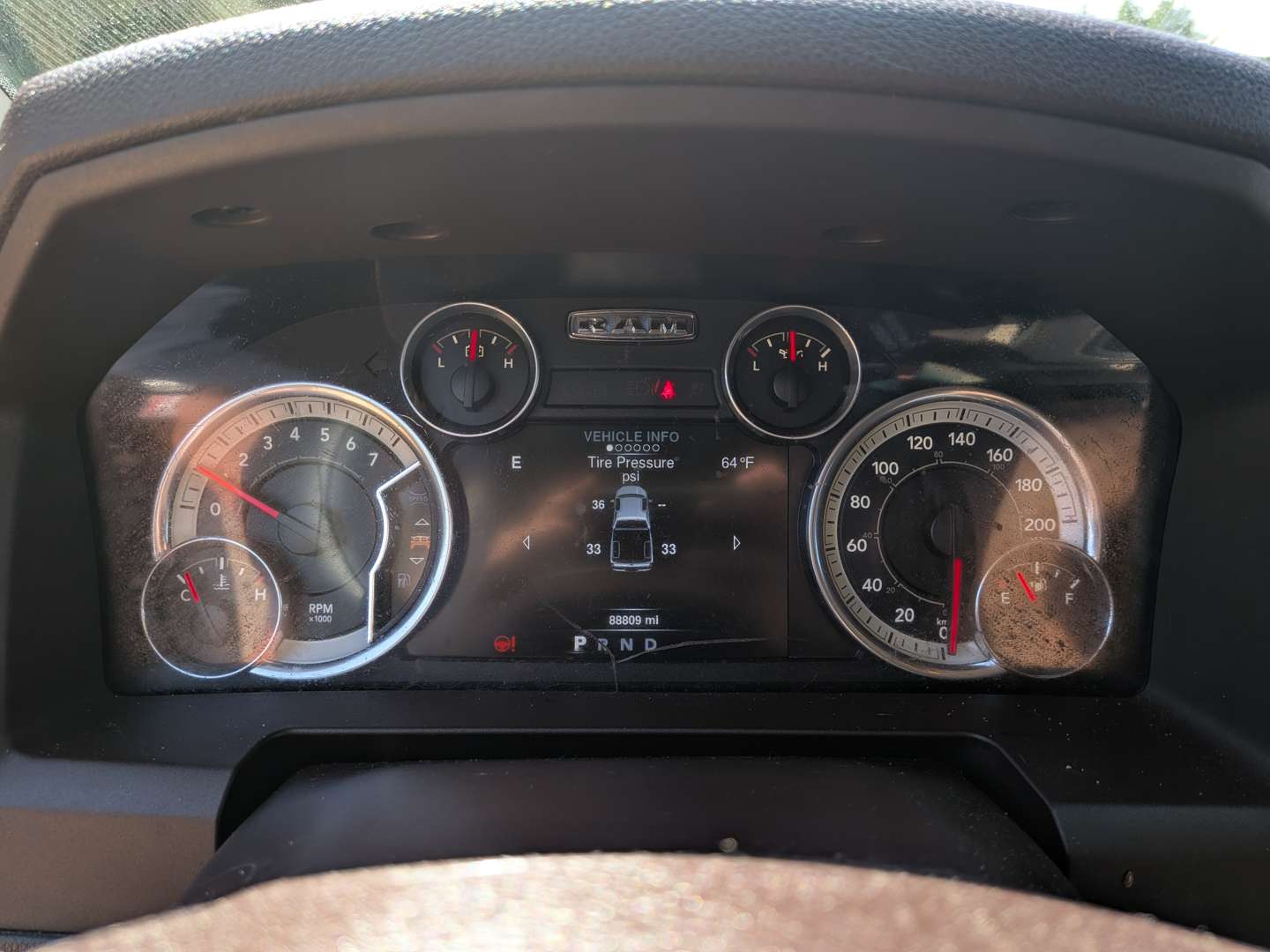 <p>2016 DODGE RAM 1500 SLT 5.7 Hemi LHD</p>