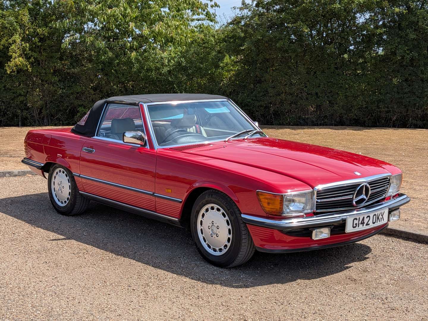 <p>1989 MERCEDES 300SL R107 AUTO</p>