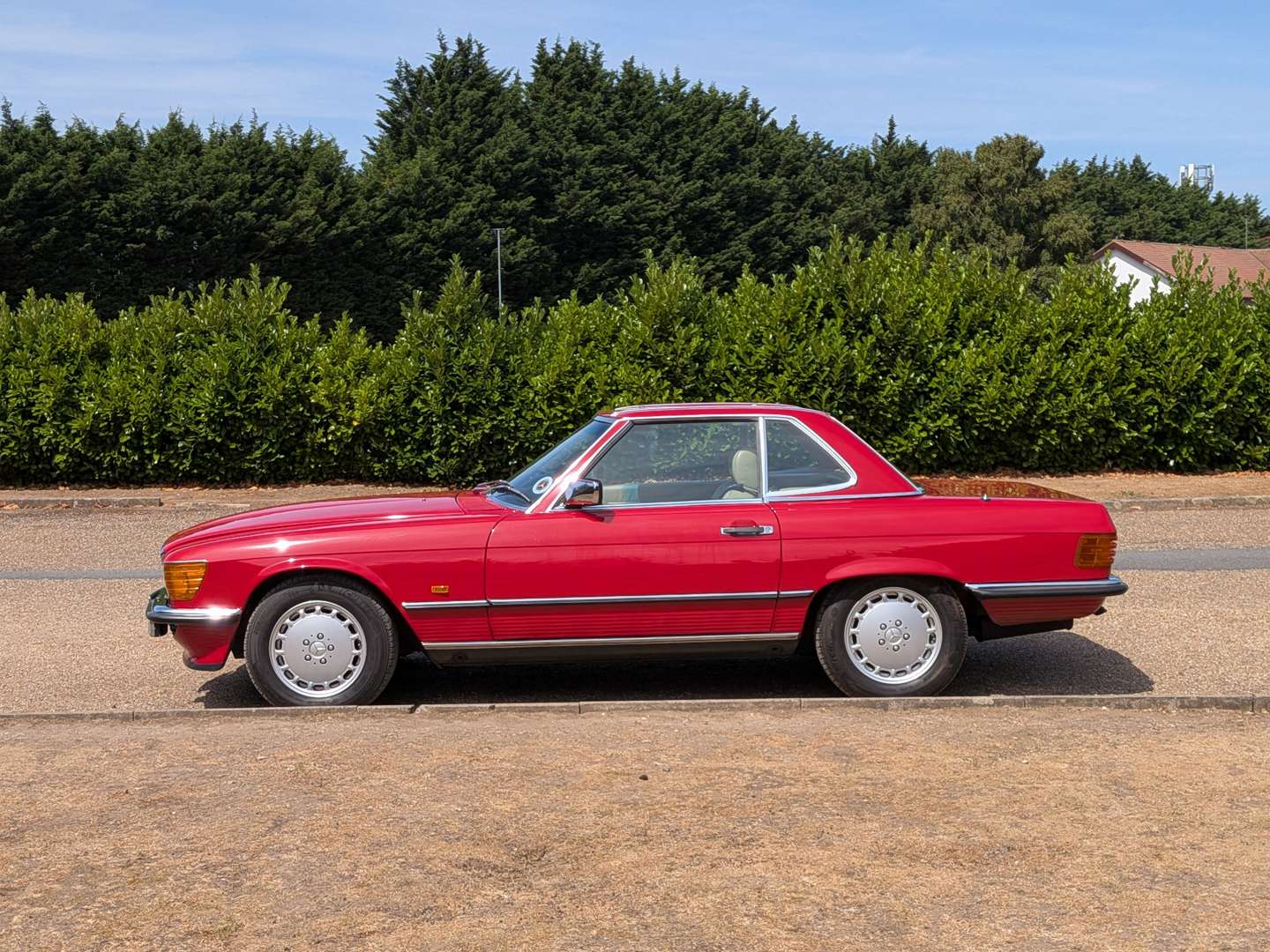 <p>1989 MERCEDES 300SL R107 AUTO</p>
