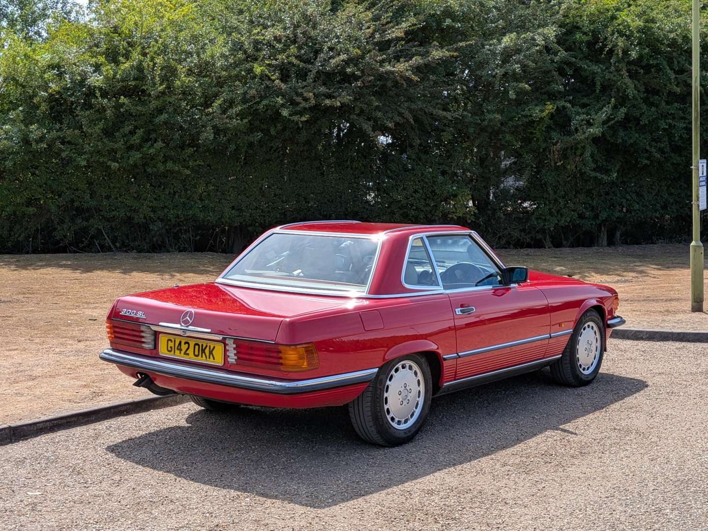 <p>1989 MERCEDES 300SL R107 AUTO</p>