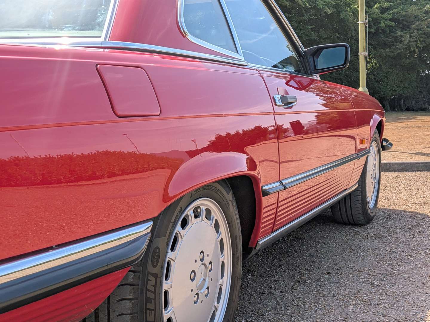 <p>1989 MERCEDES 300SL R107 AUTO</p>