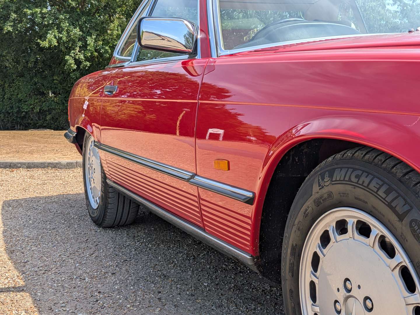 <p>1989 MERCEDES 300SL R107 AUTO</p>