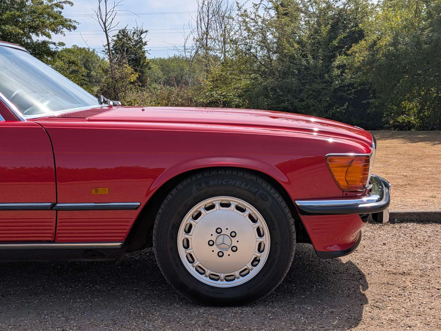 <p>1989 MERCEDES 300SL R107 AUTO</p>