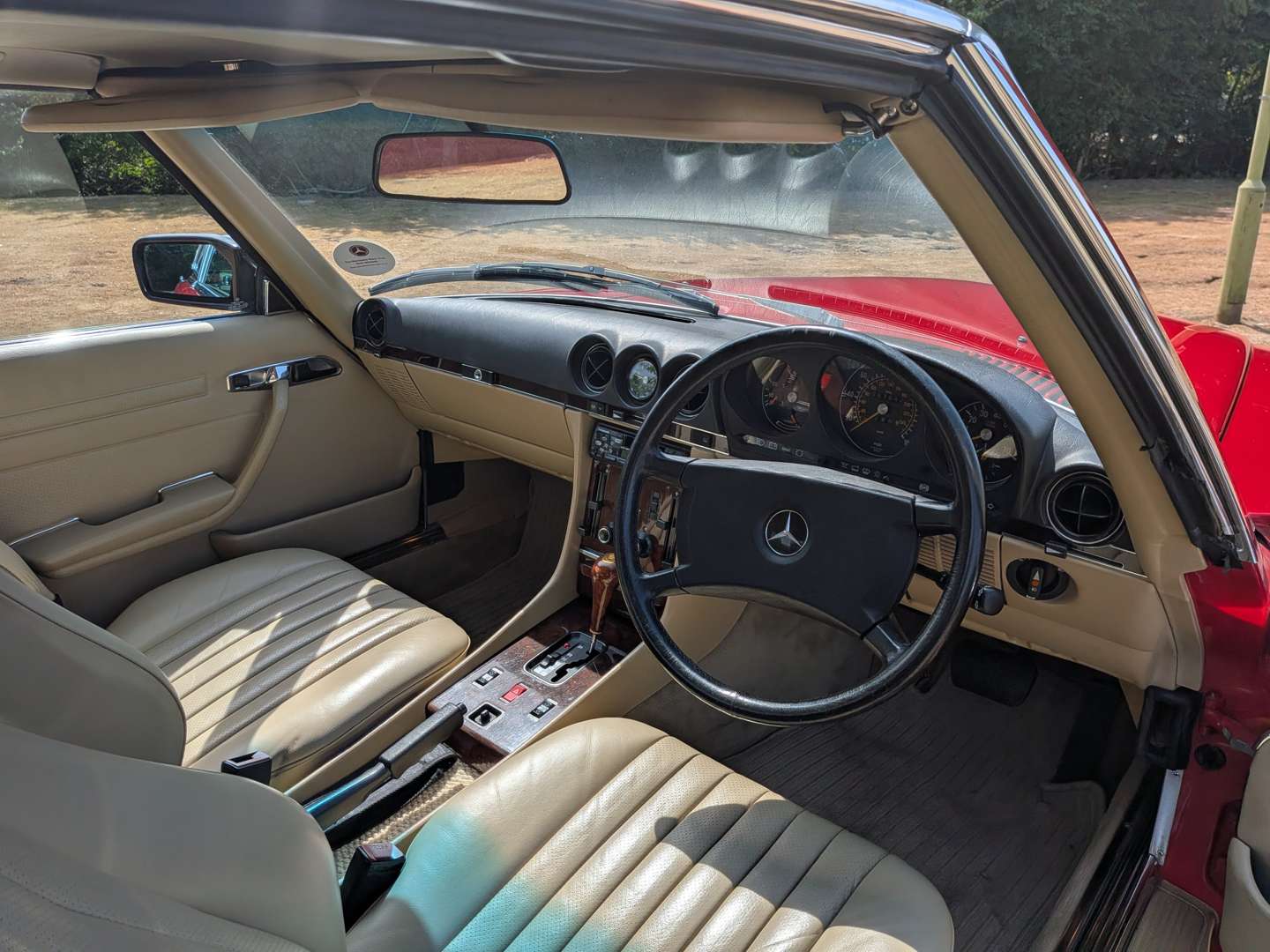 <p>1989 MERCEDES 300SL R107 AUTO</p>