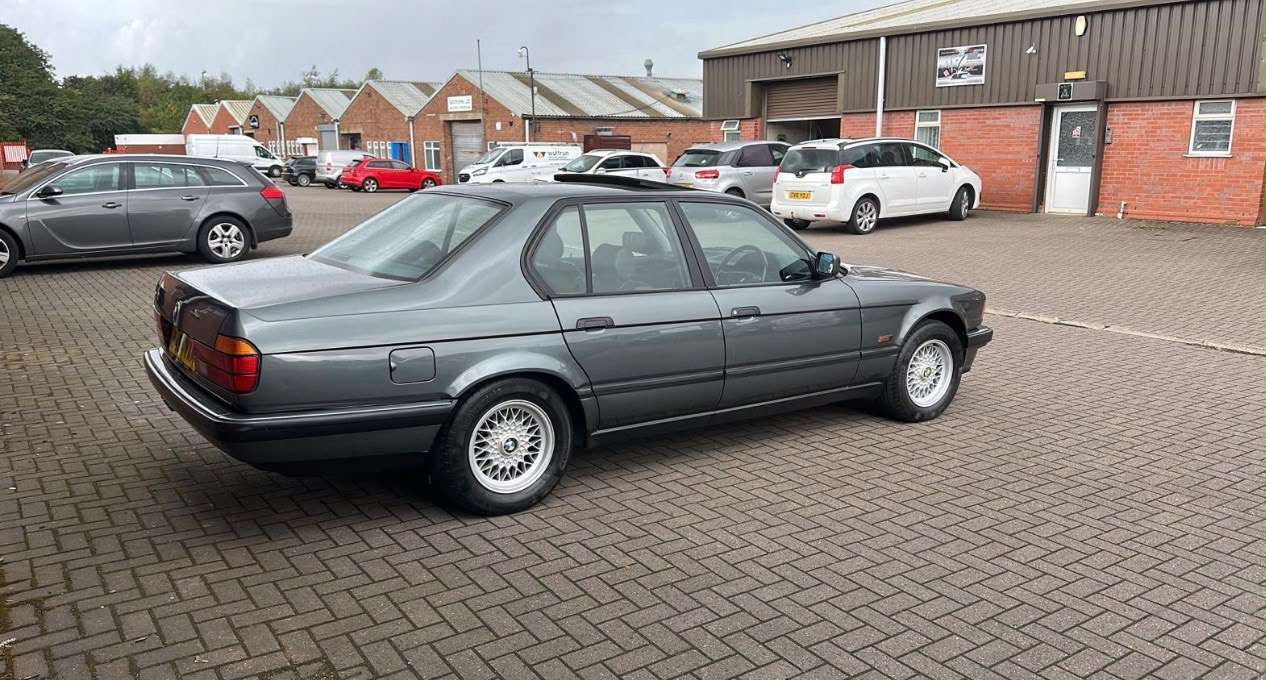 <p>1990 BMW 730I E32 SE AUTO</p>