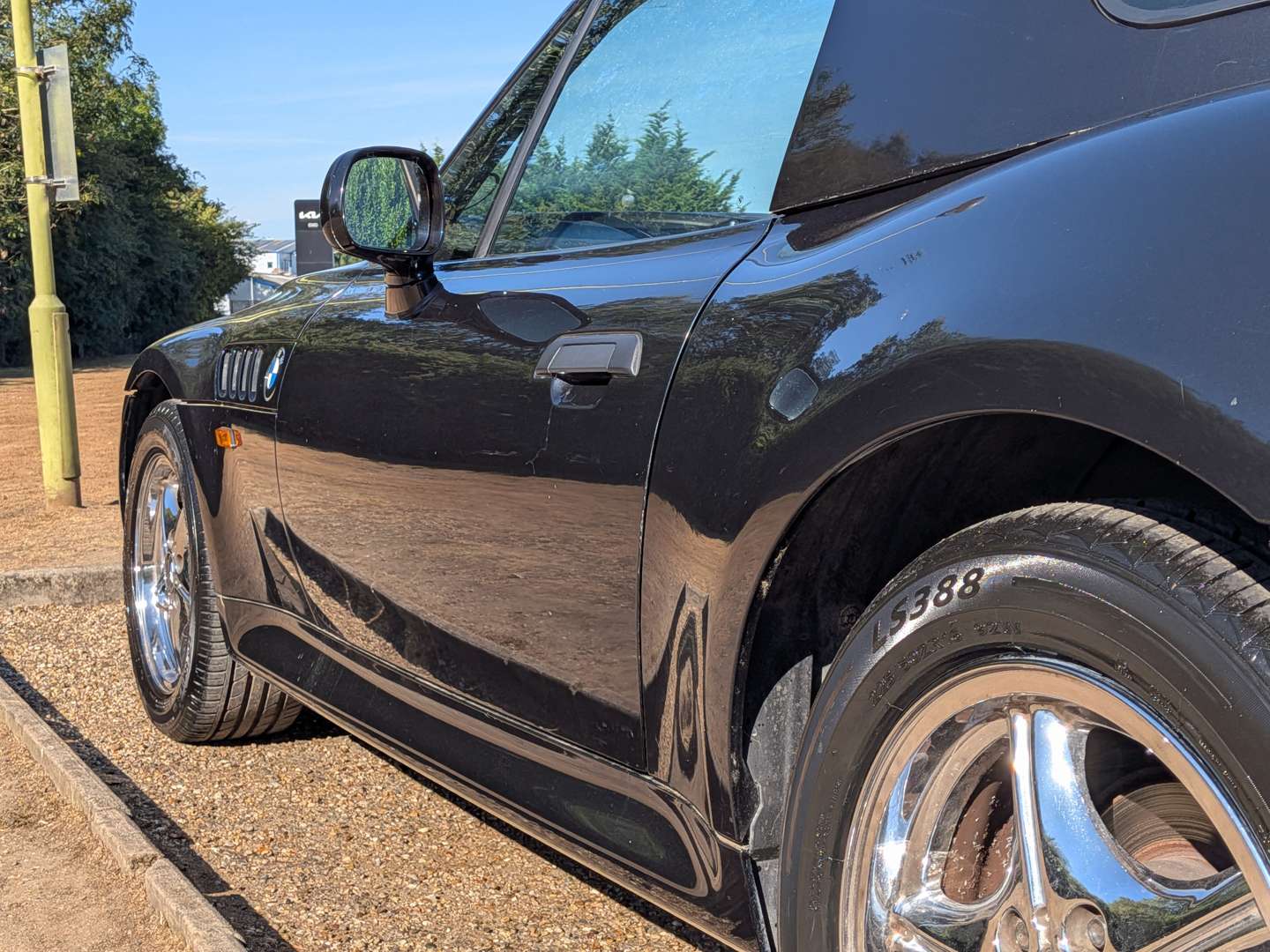 <p>2000 BMW Z3</p>