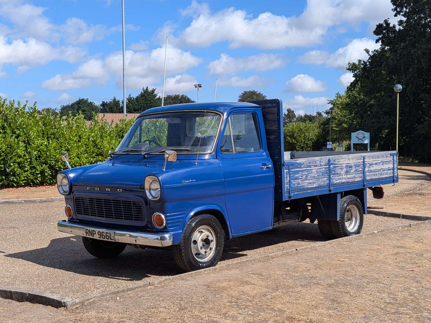 <p>1973 FORD TRANSIT MKI PICK-UP</p>
