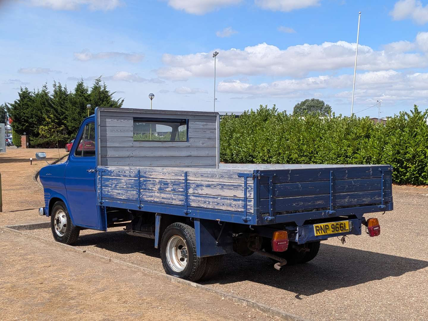 <p>1973 FORD TRANSIT MKI PICK-UP</p>