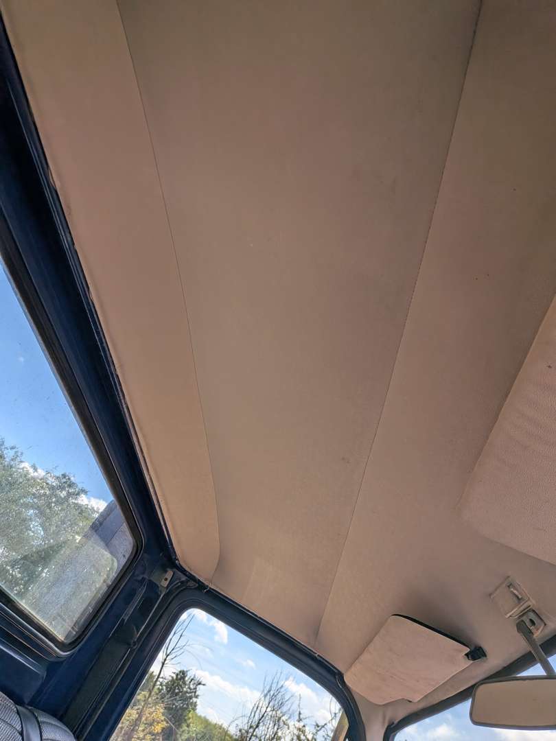 <p>1973 FORD TRANSIT MKI PICK-UP</p>