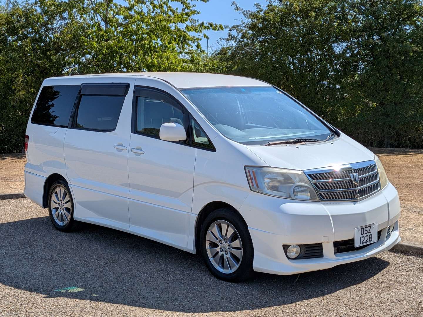 <p>2003 TOYOTA ALPHARD</p>
