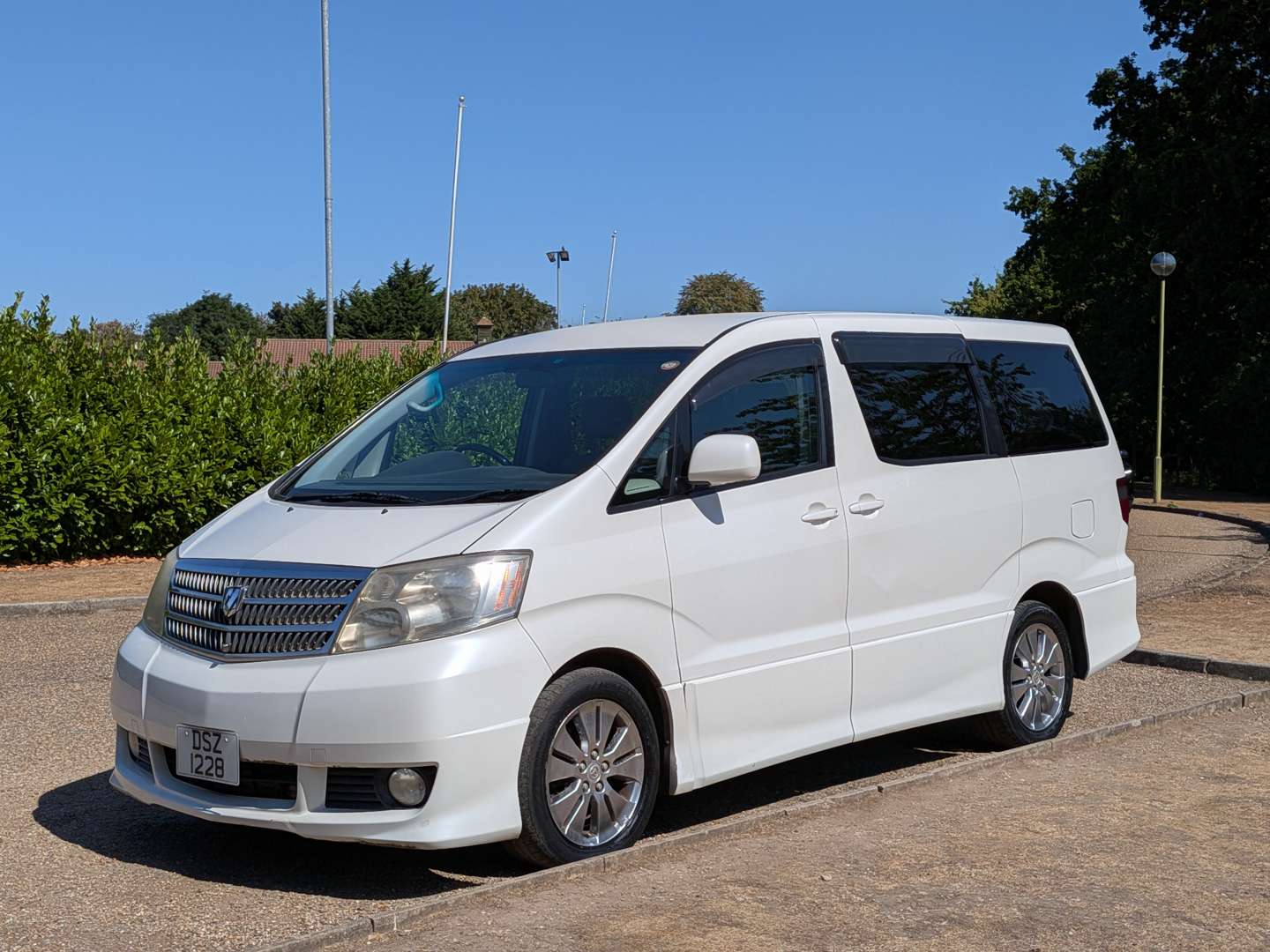 <p>2003 TOYOTA ALPHARD</p>