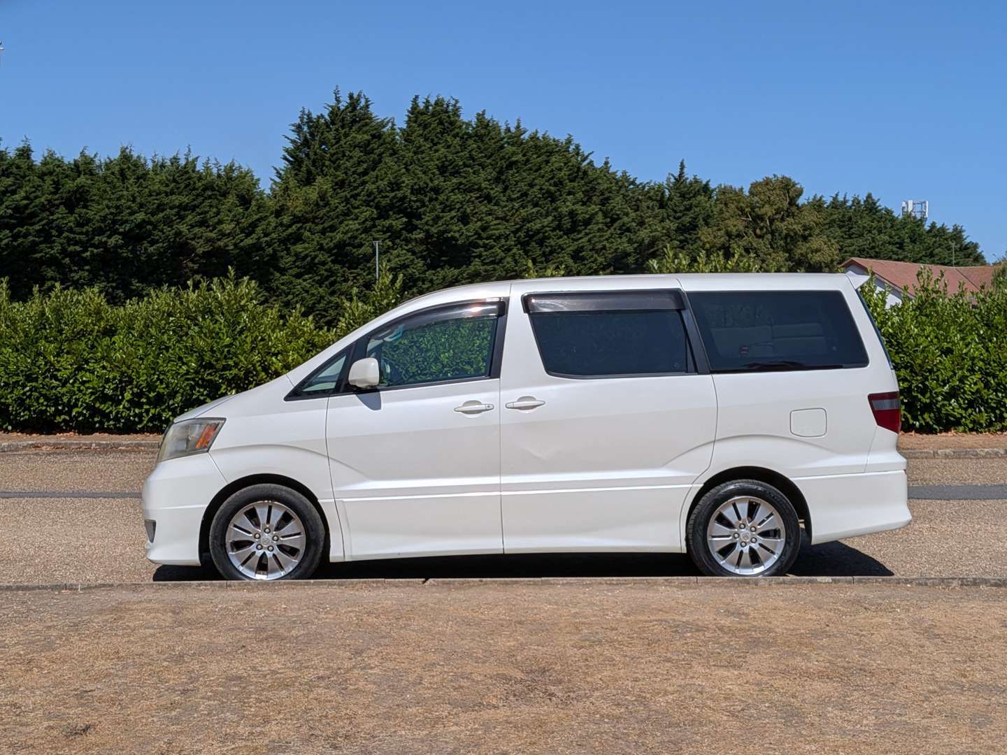 <p>2003 TOYOTA ALPHARD</p>