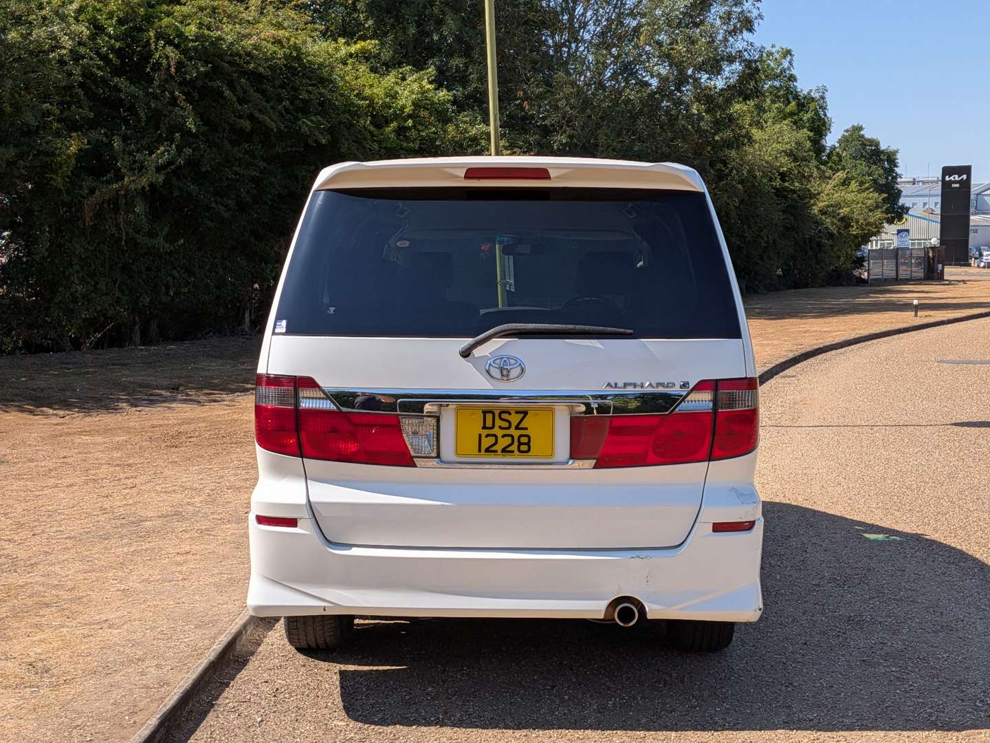 <p>2003 TOYOTA ALPHARD</p>