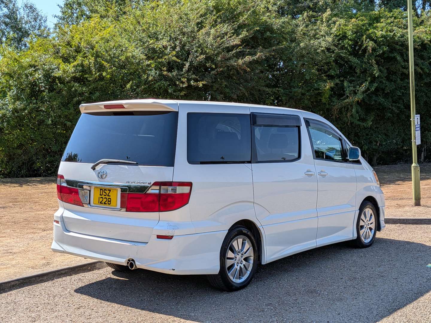 <p>2003 TOYOTA ALPHARD</p>