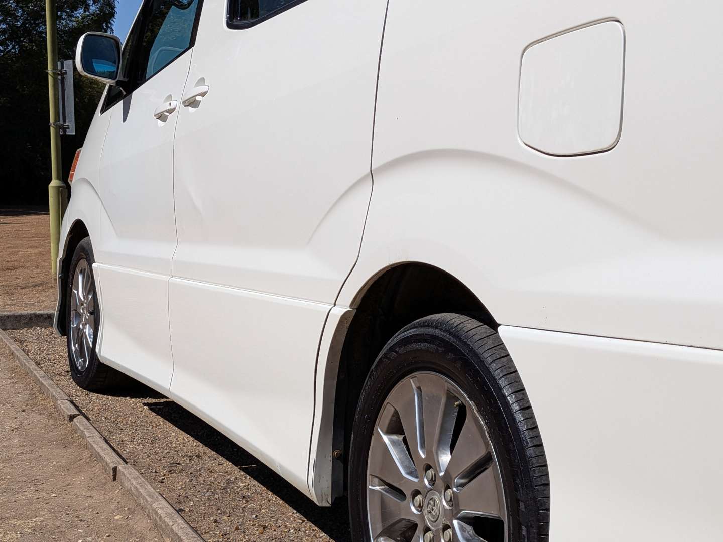 <p>2003 TOYOTA ALPHARD</p>