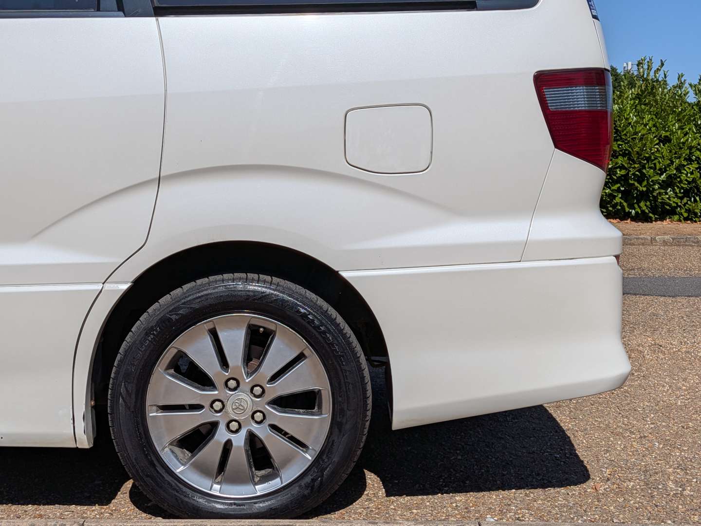 <p>2003 TOYOTA ALPHARD</p>