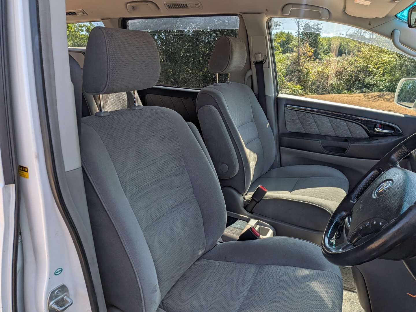 <p>2003 TOYOTA ALPHARD</p>