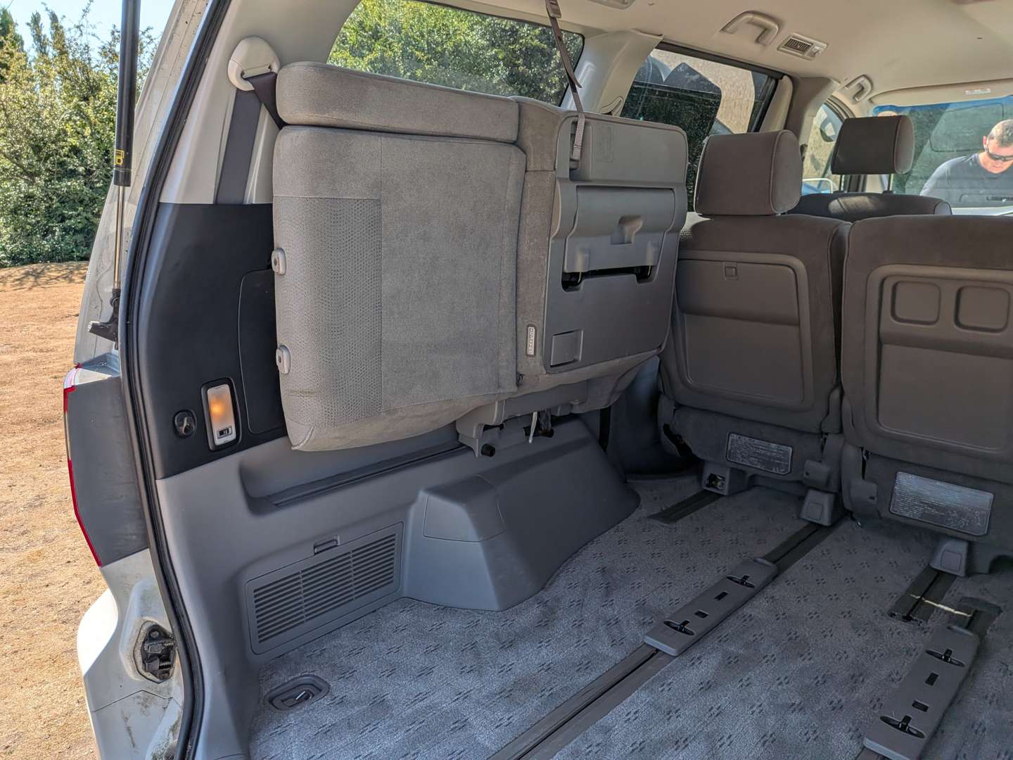 <p>2003 TOYOTA ALPHARD</p>