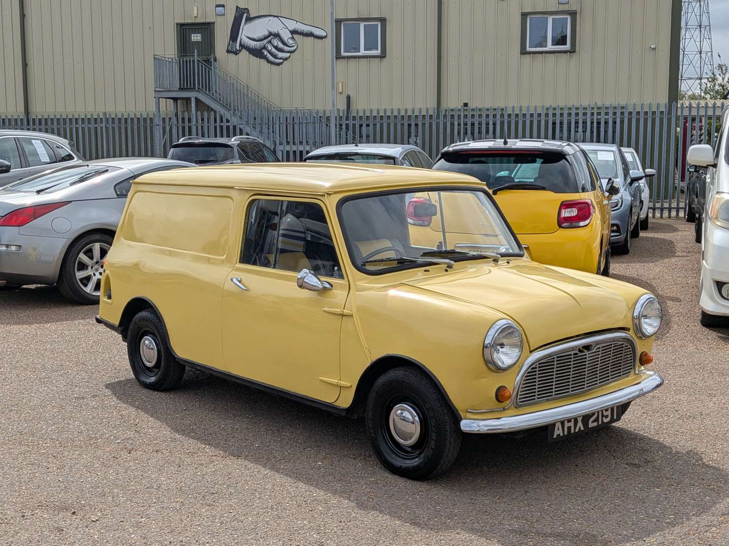 <p>1979 AUSTIN MINI 850 VAN</p>