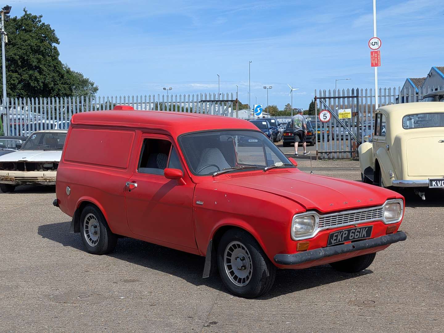<p>1972 FORD ESCORT VAN</p>