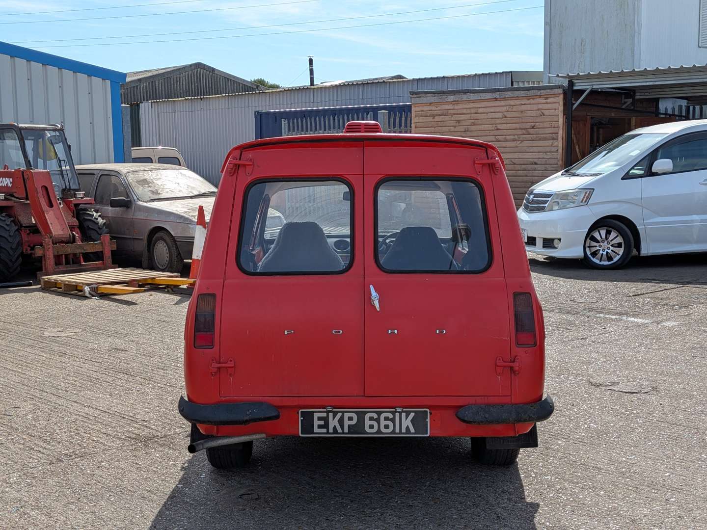 <p>1972 FORD ESCORT VAN</p>