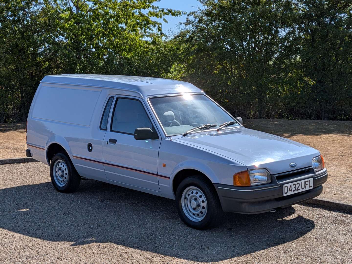<p>1986 FORD ESCORT 55 VAN</p>