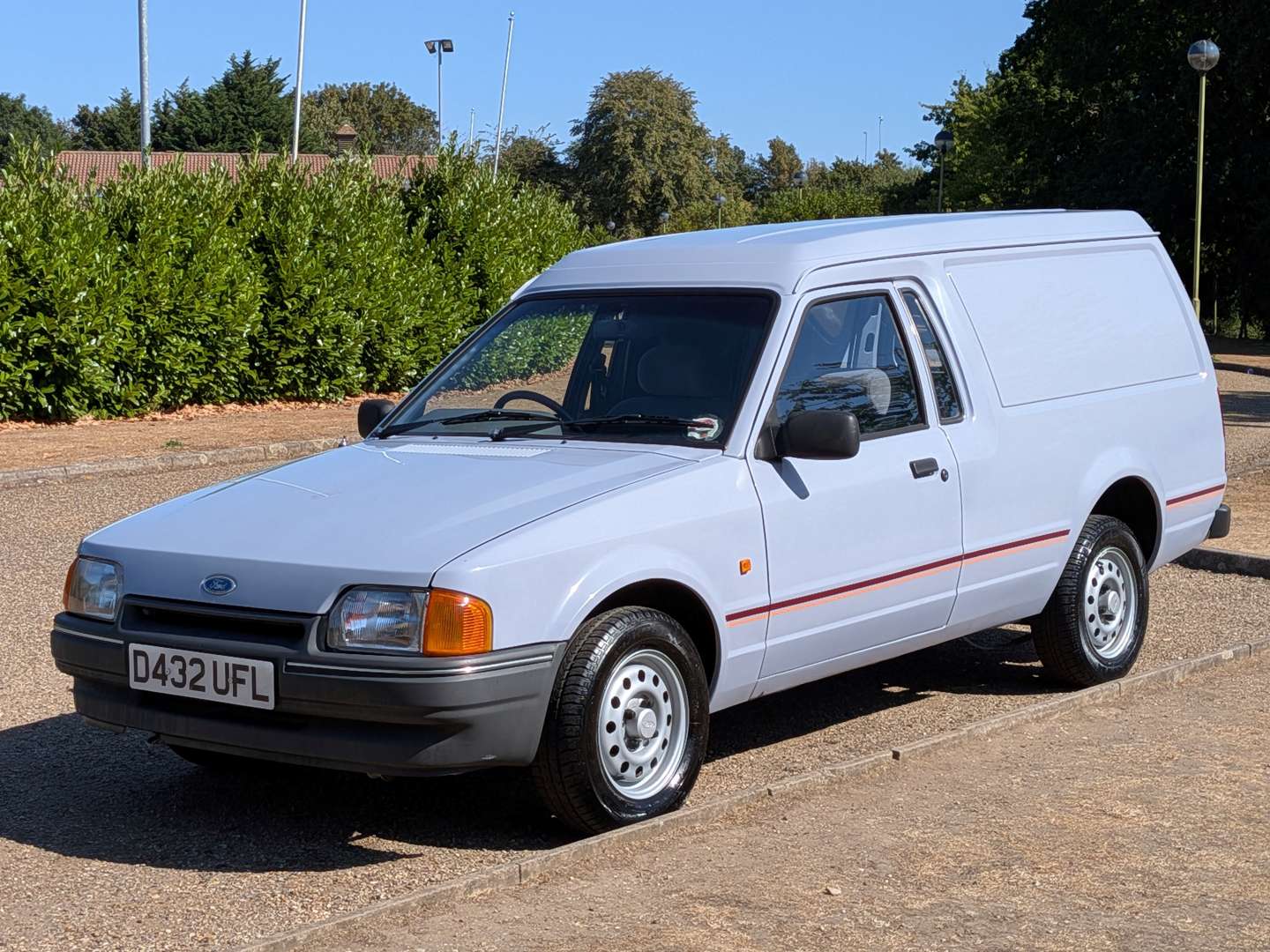 <p>1986 FORD ESCORT 55 VAN</p>
