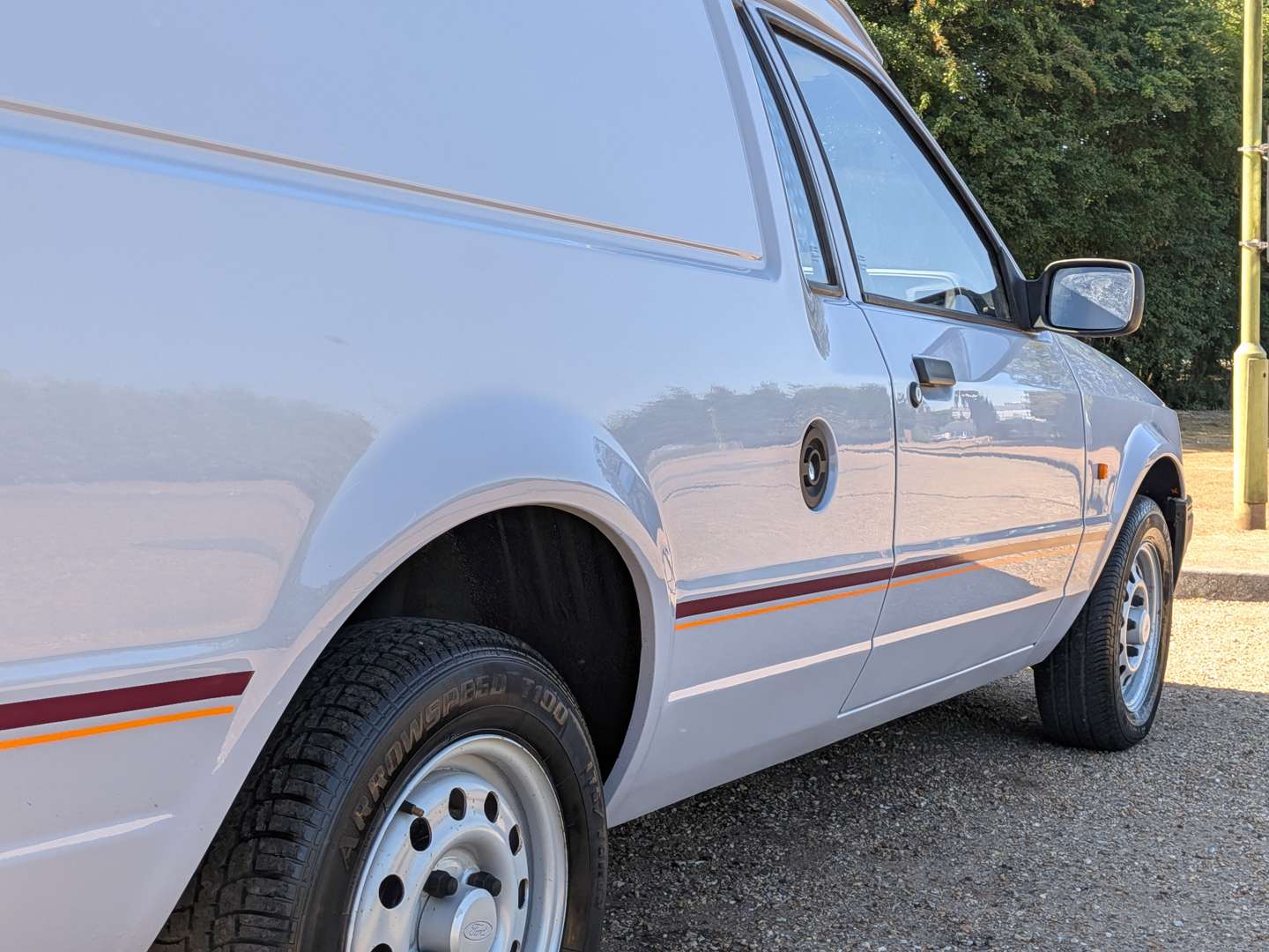 <p>1986 FORD ESCORT 55 VAN</p>