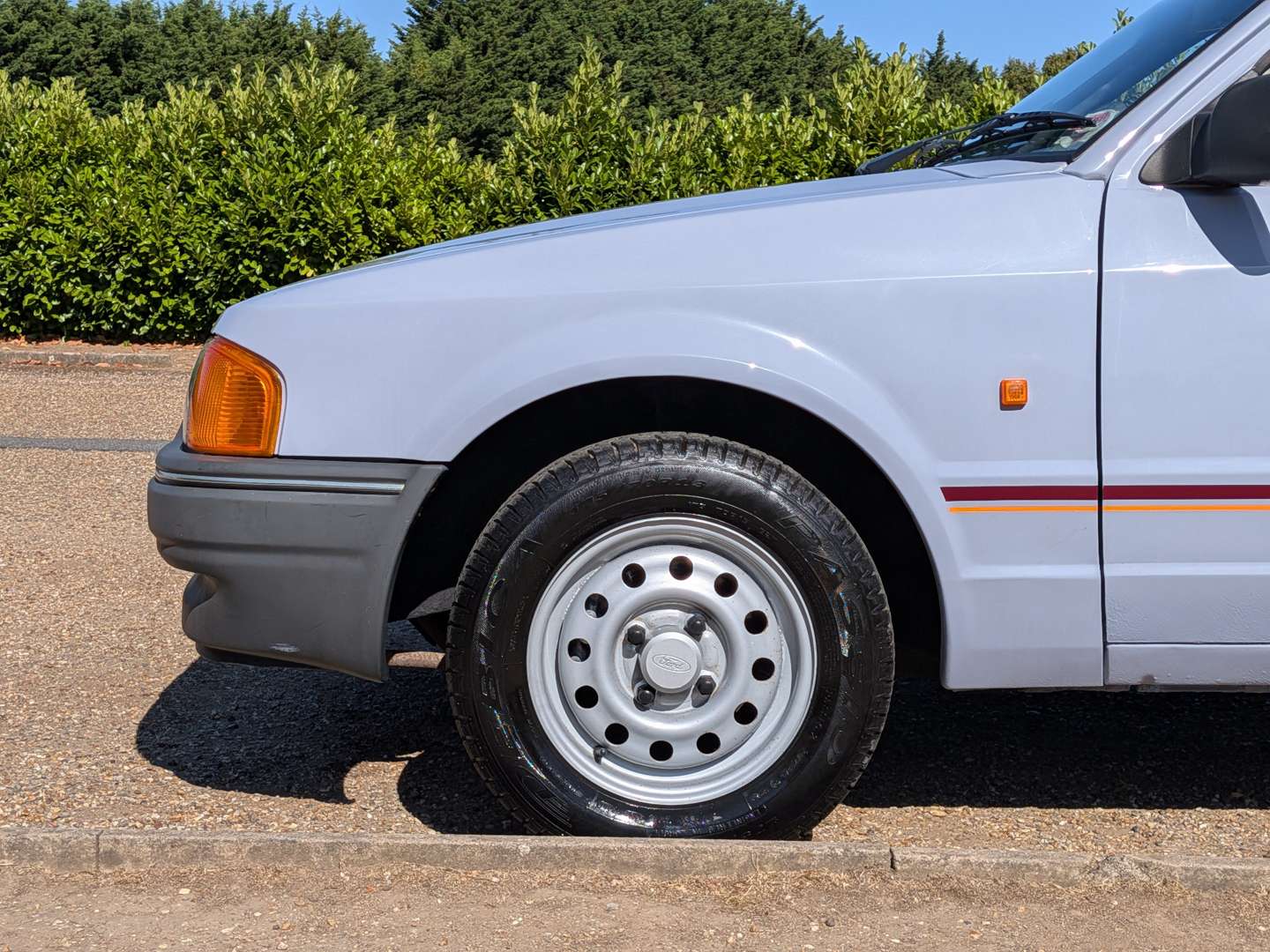 <p>1986 FORD ESCORT 55 VAN</p>