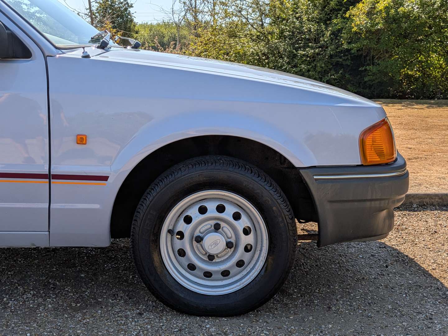 <p>1986 FORD ESCORT 55 VAN</p>