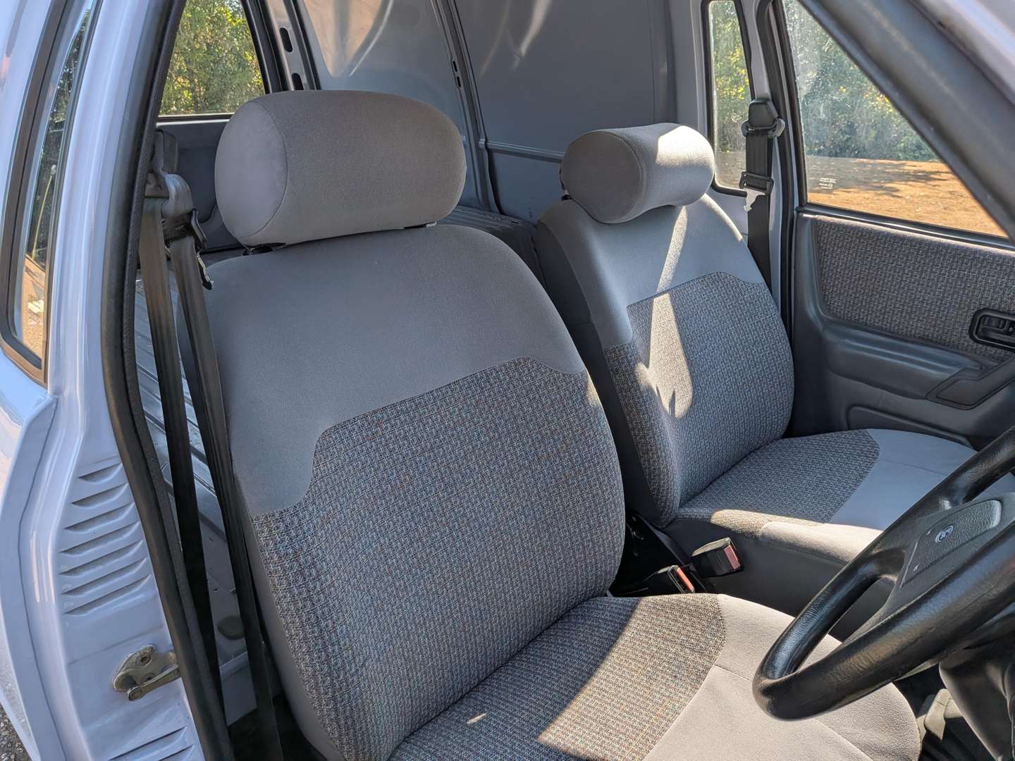 <p>1986 FORD ESCORT 55 VAN</p>