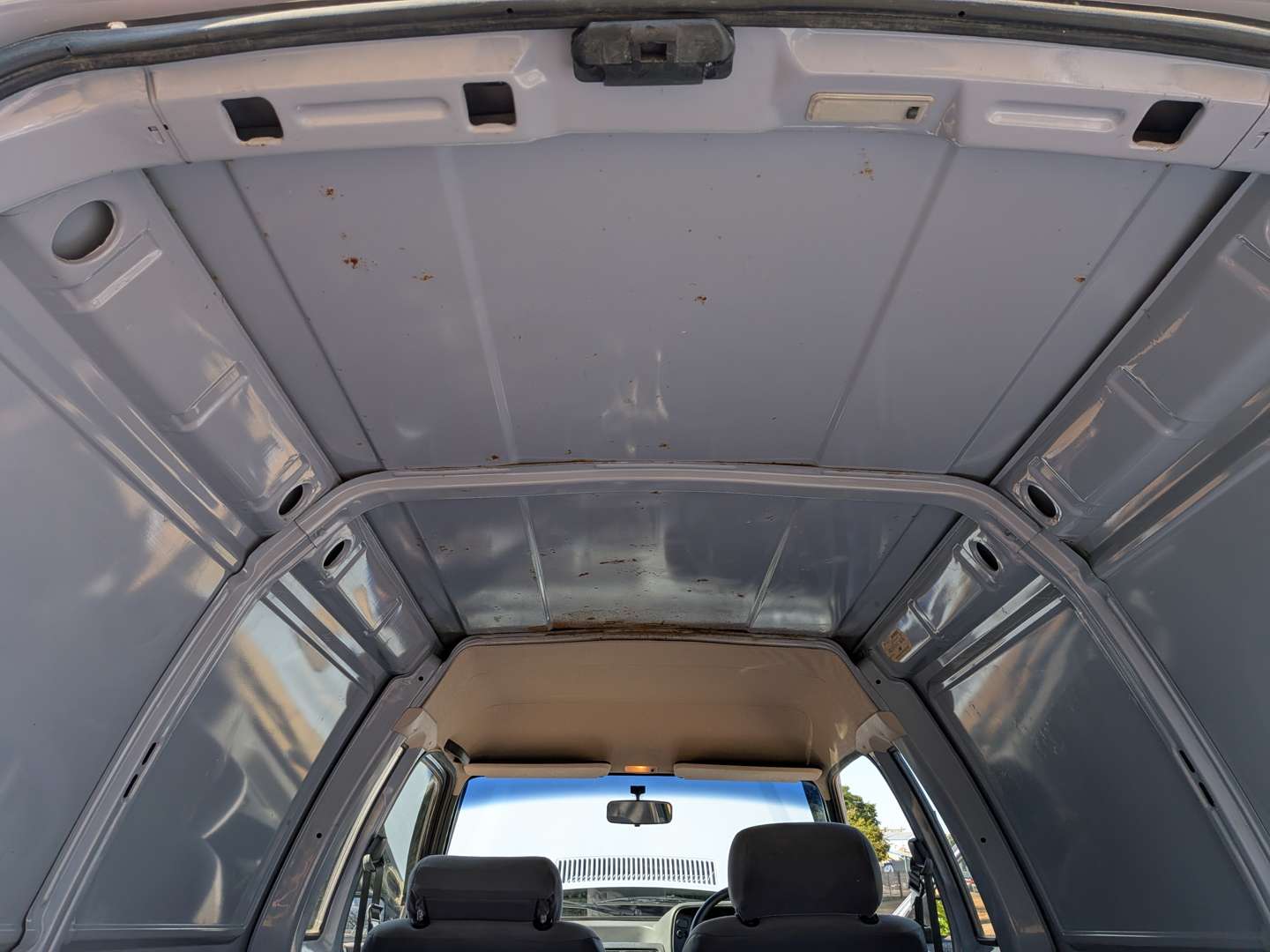 <p>1986 FORD ESCORT 55 VAN</p>