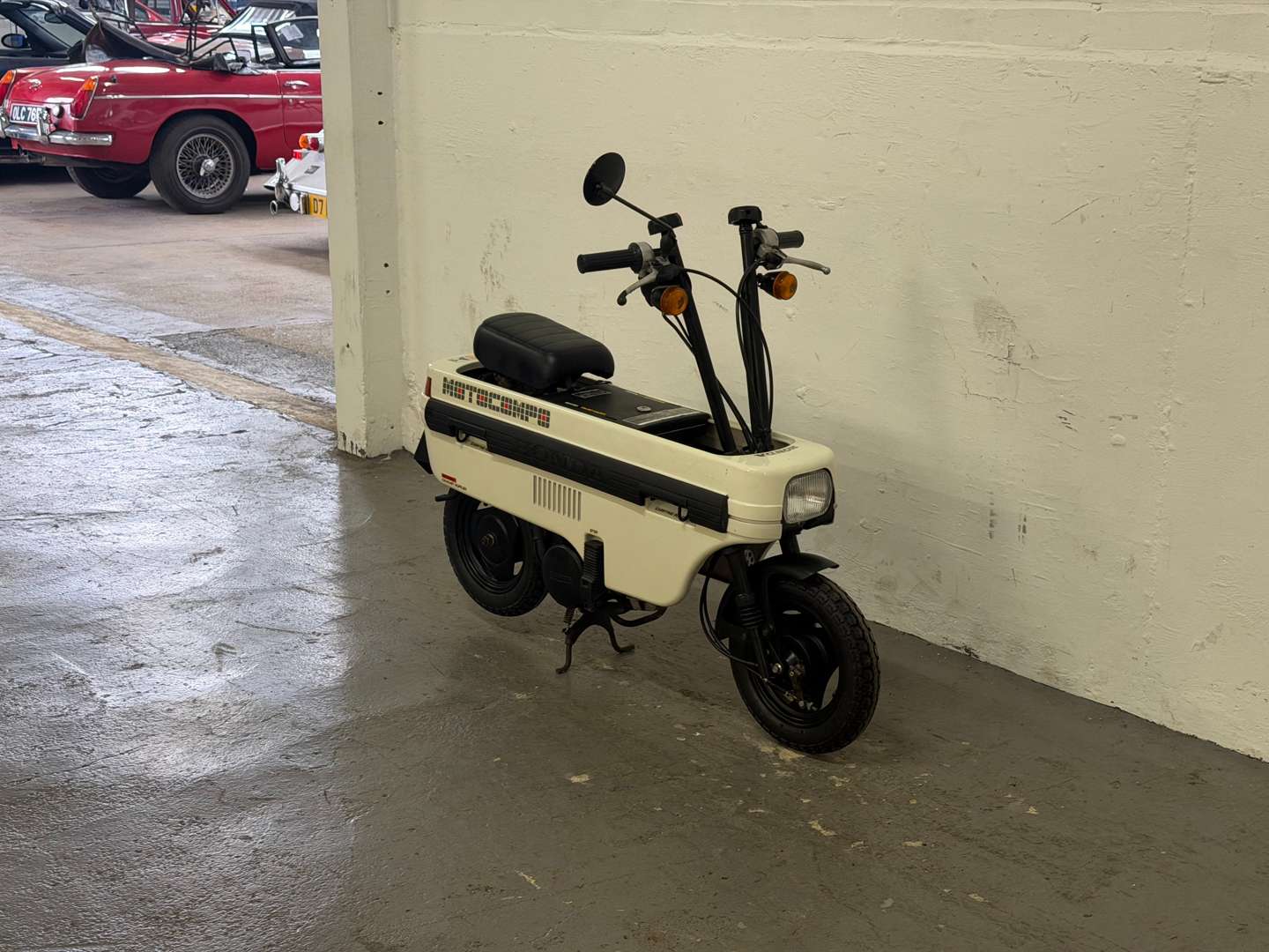 <p>1981 HONDA MOTOCOMPO</p>