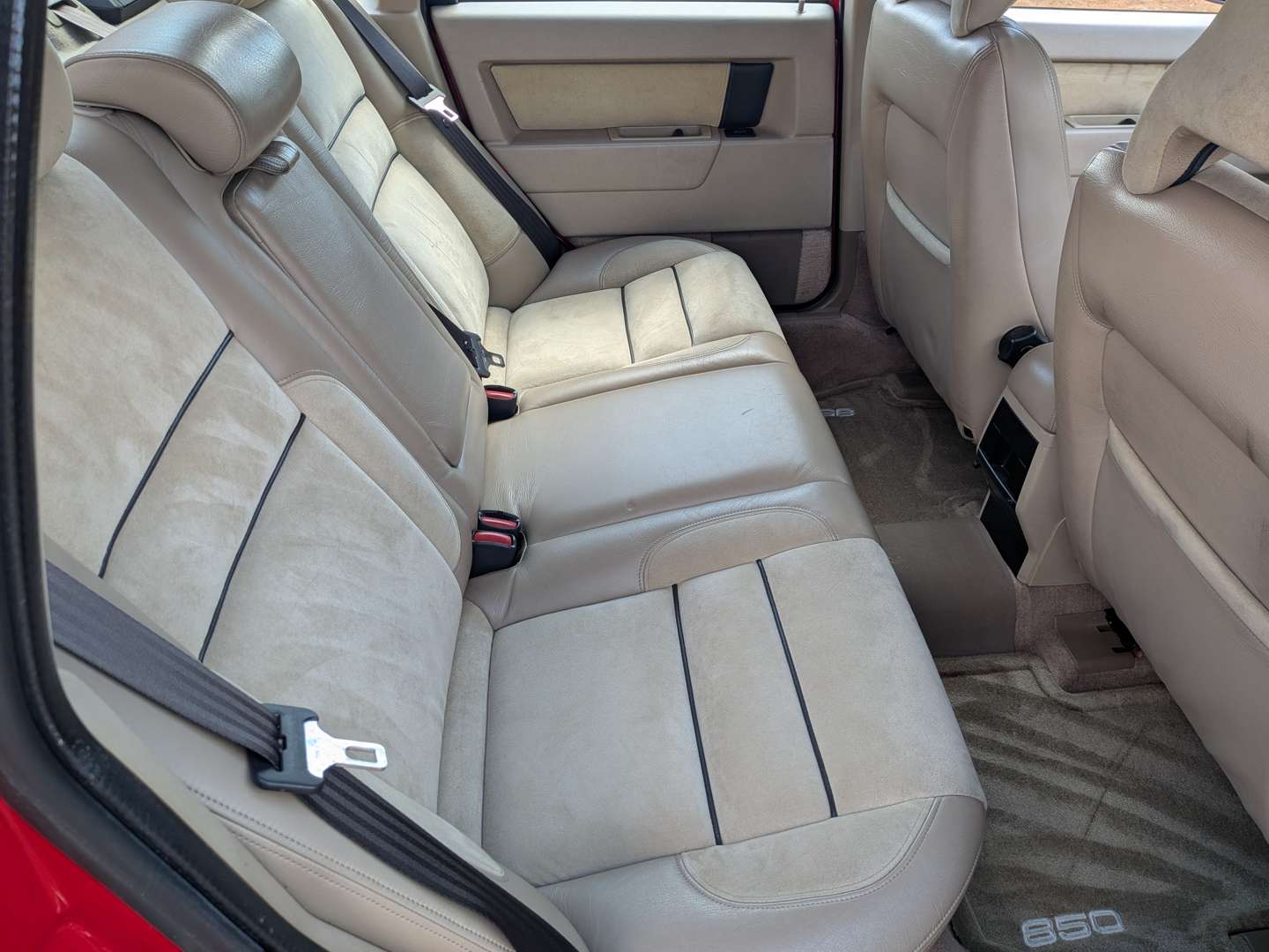 <p>1996 VOLVO 850R</p>