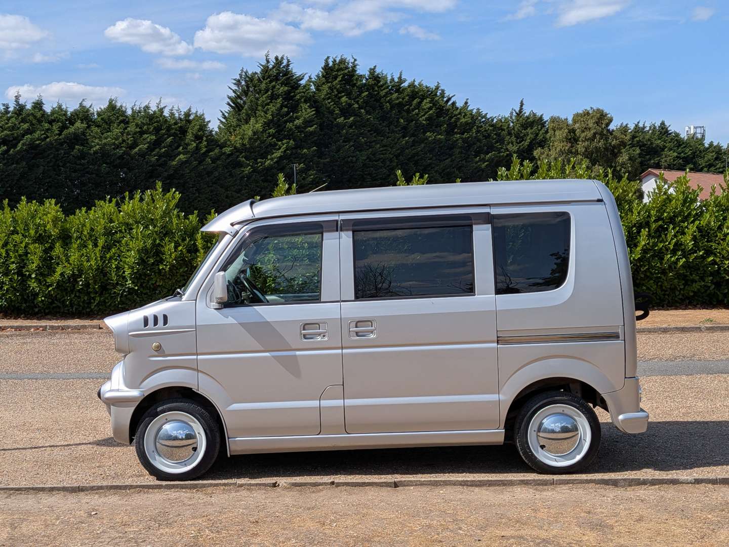 <p>2011 SUZUKI EVERY MINI RETRO CAMPER</p>