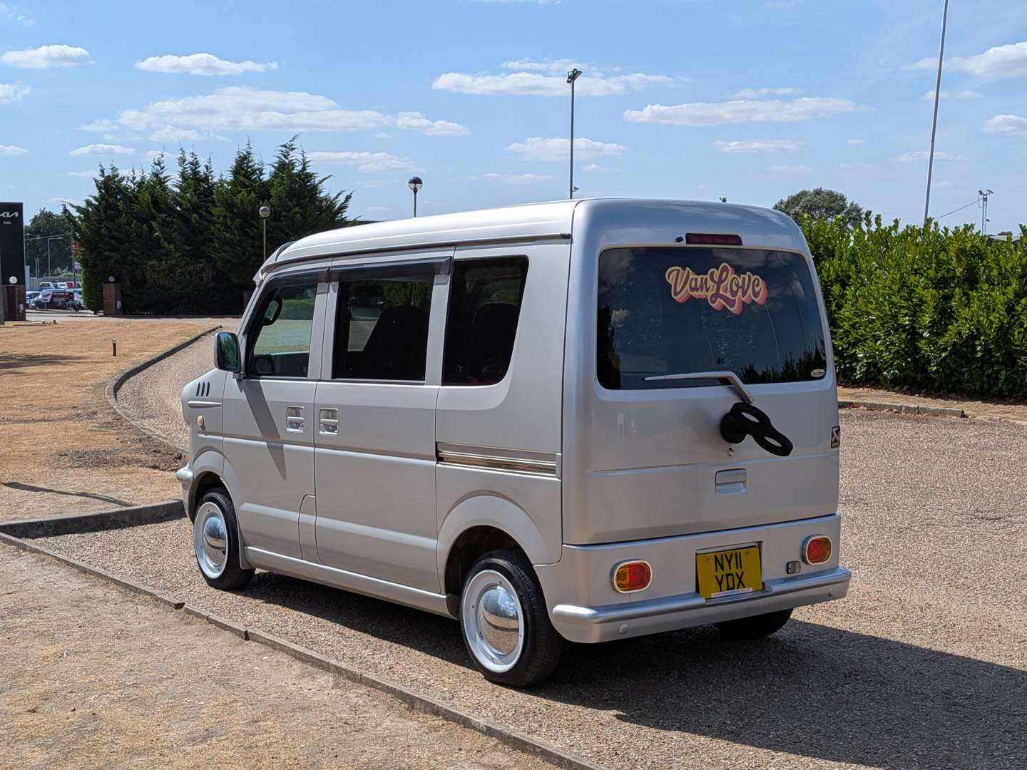 <p>2011 SUZUKI EVERY MINI RETRO CAMPER</p>