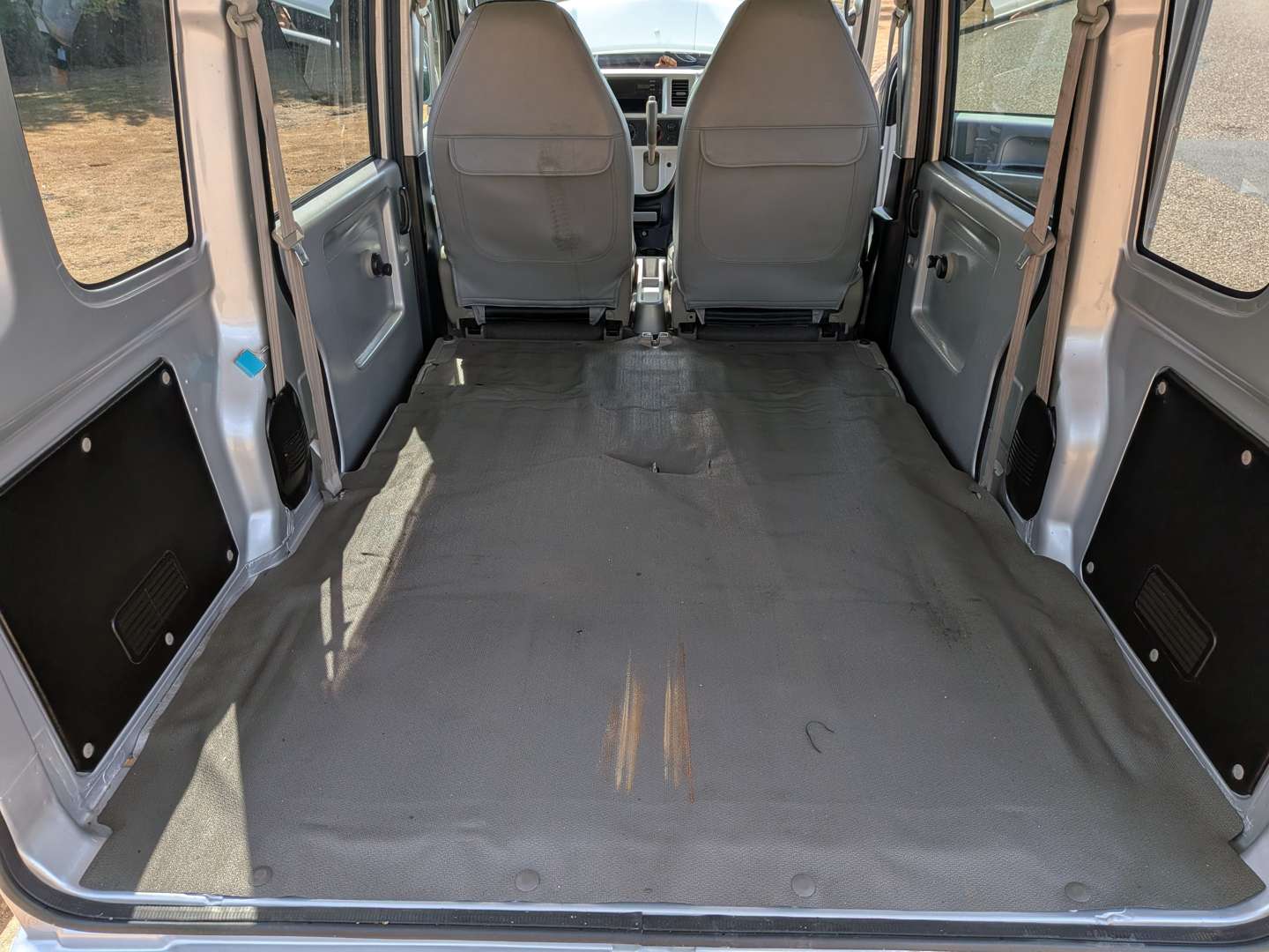 <p>2011 SUZUKI EVERY MINI RETRO CAMPER</p>