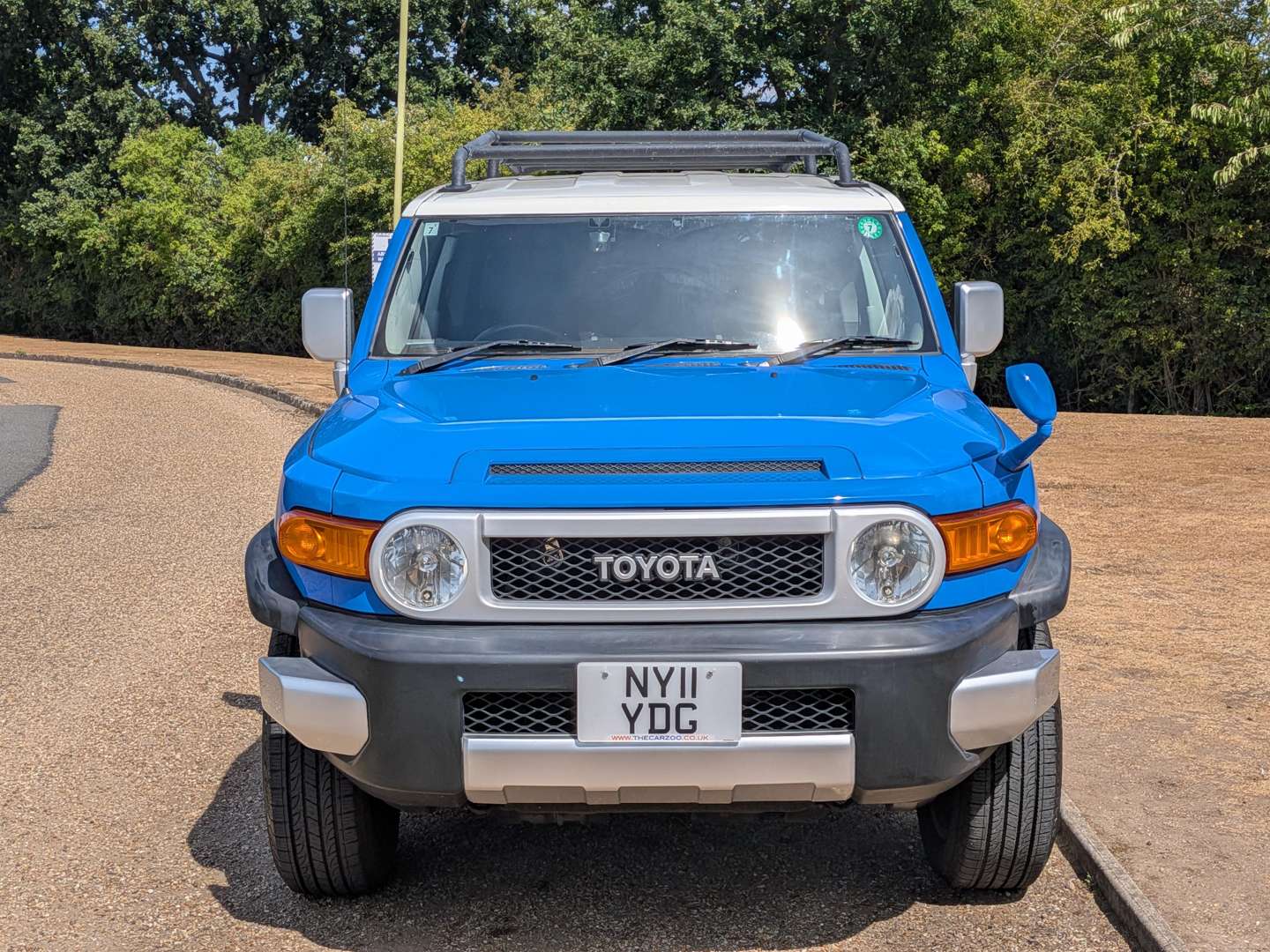 <p>2011 TOYOTA LAND CRUISER FJ</p>