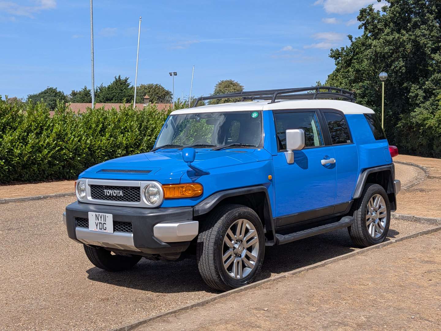<p>2011 TOYOTA LAND CRUISER FJ</p>