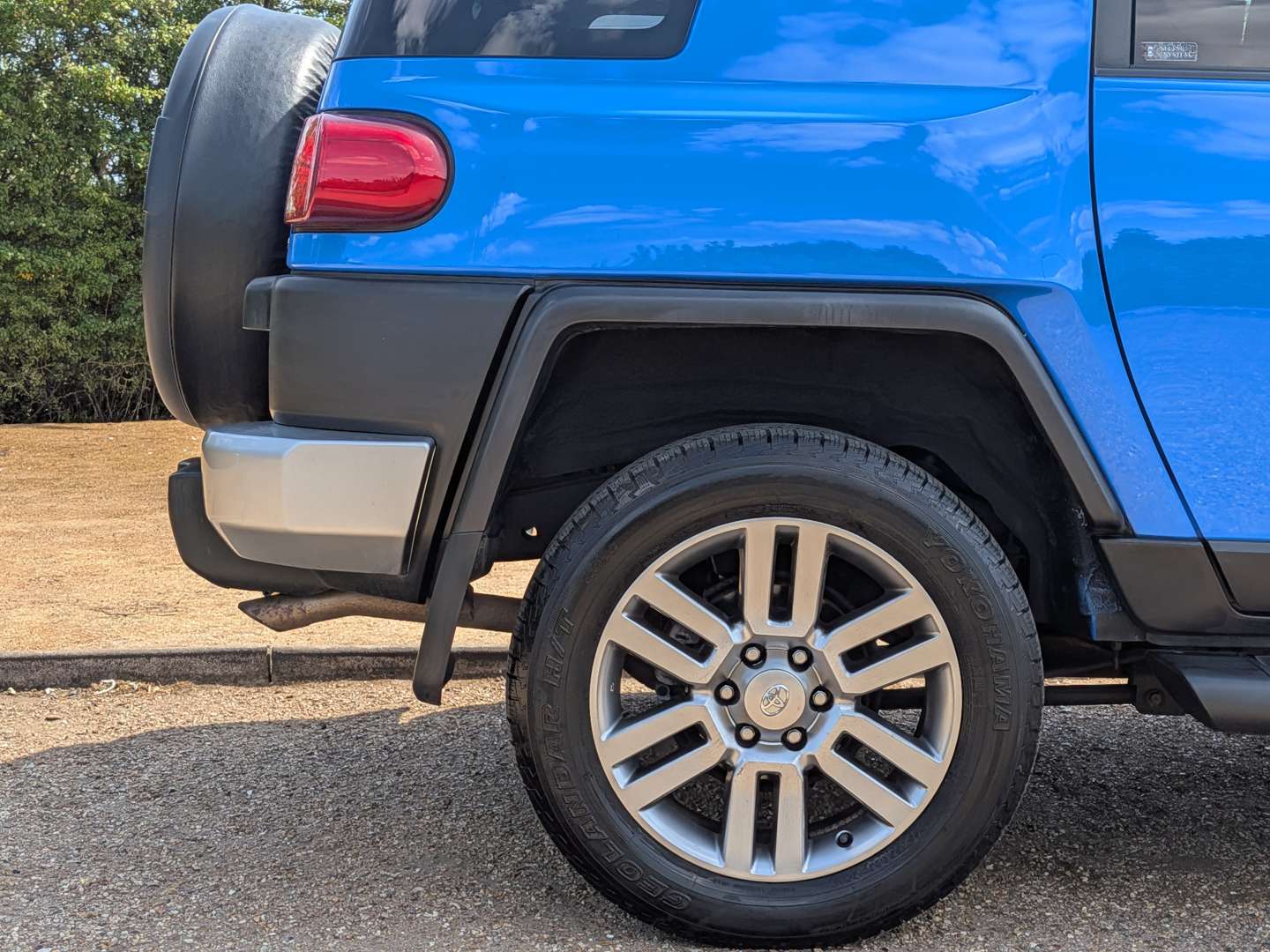 <p>2011 TOYOTA LAND CRUISER FJ</p>