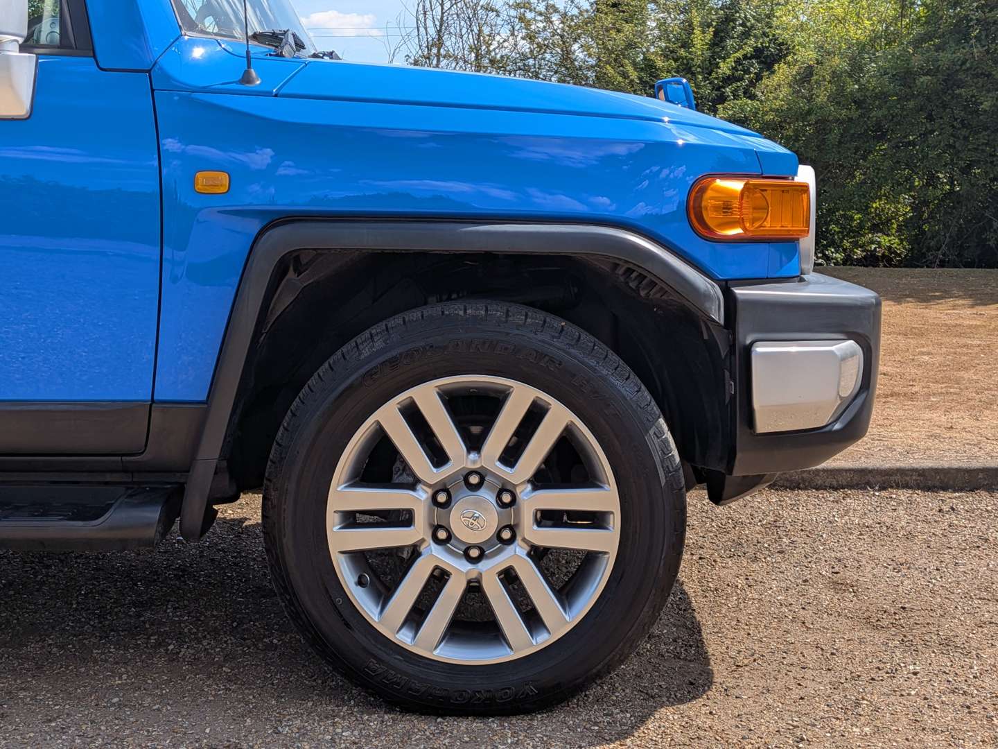 <p>2011 TOYOTA LAND CRUISER FJ</p>