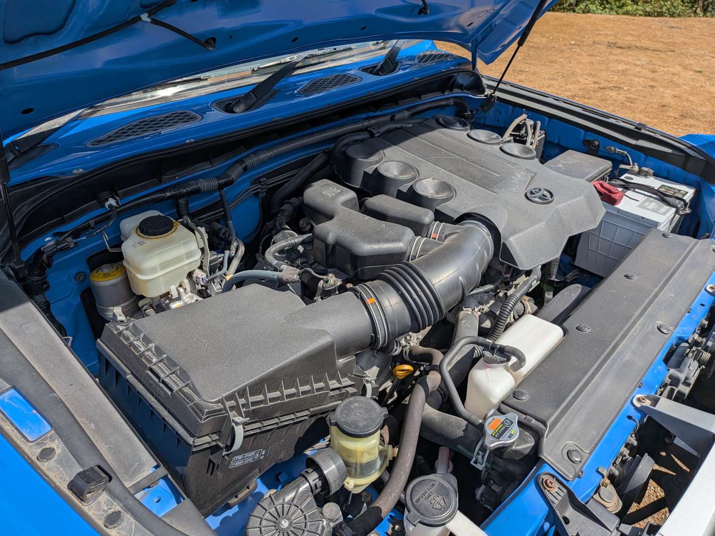 <p>2011 TOYOTA LAND CRUISER FJ</p>