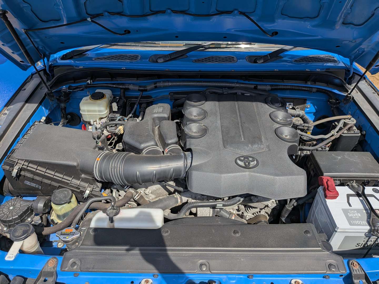 <p>2011 TOYOTA LAND CRUISER FJ</p>