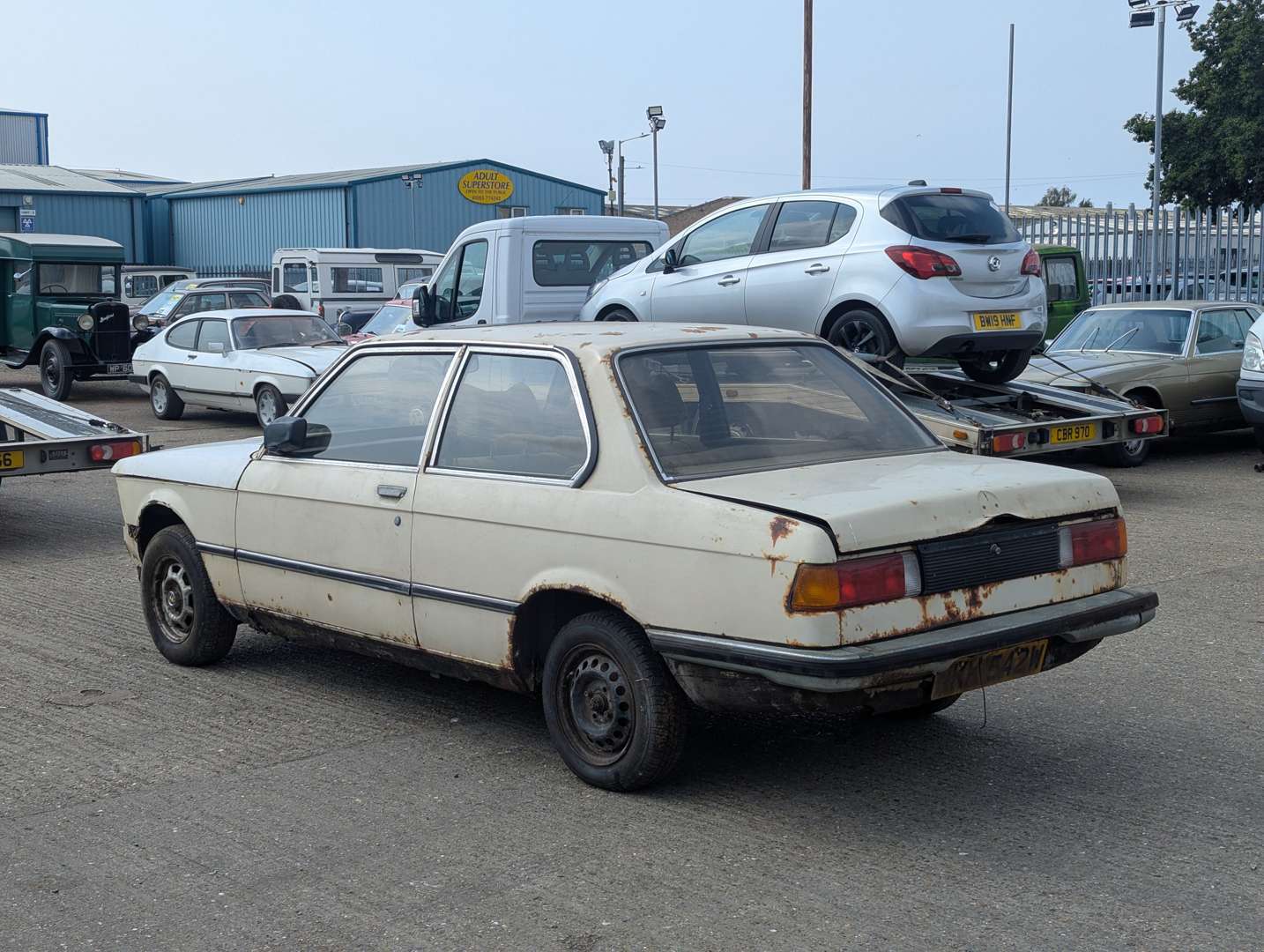 <p>1980 BMW 316 E21</p>