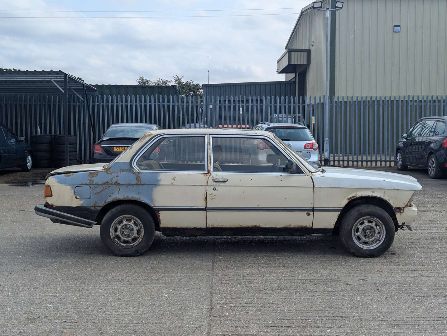 <p>1980 BMW 316 E21</p>