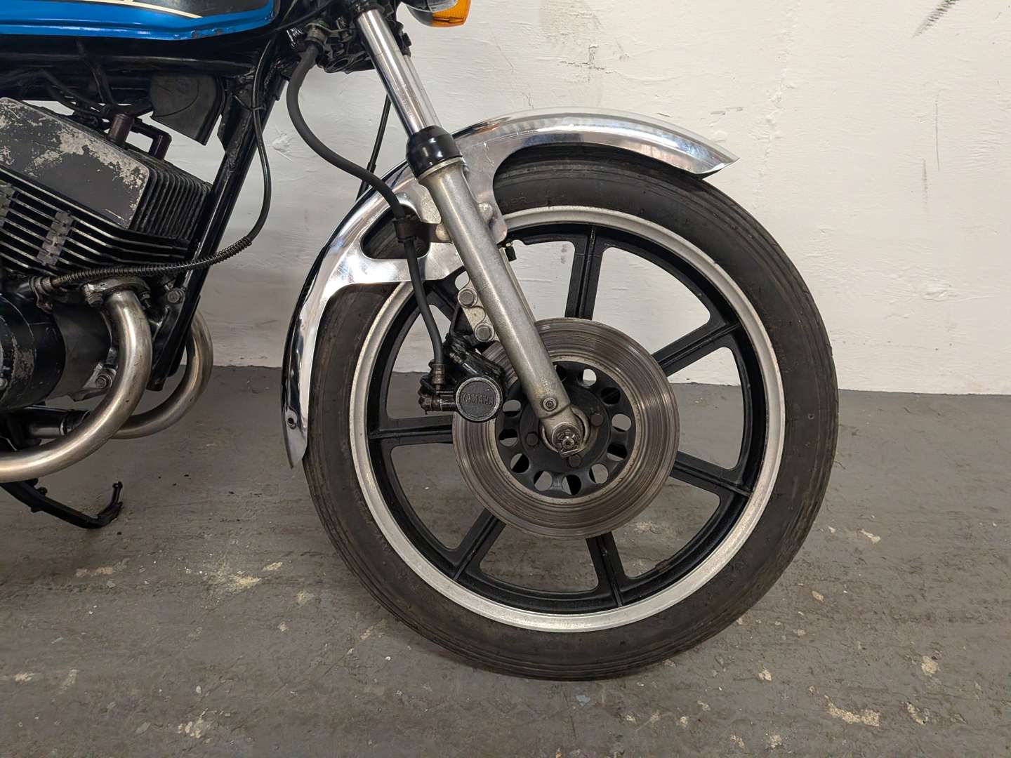 <p>1980 YAMAHA RD200</p>