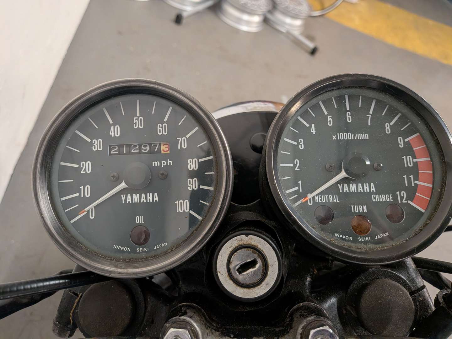 <p>1980 YAMAHA RD200</p>