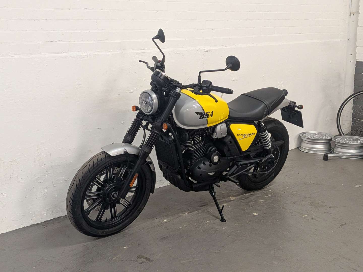 <p>2026 BSA BANTAM E5</p>