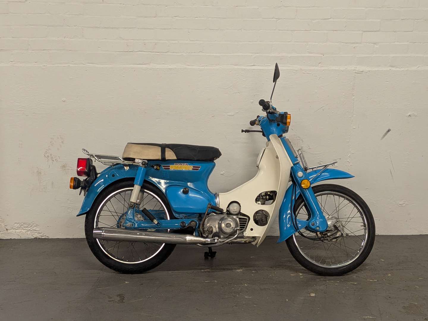 <p>1981 HONDA C70 PASSPORT</p>